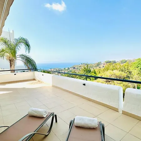 Maringa - Family Friendly, Private Pool, Bbq, Amazing Views