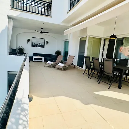 Maringa - Family Friendly, Private Pool, Bbq, Amazing Views
